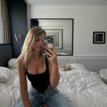 Victoria Jancke Instagram – Anzeige wegen Markierung
🇺🇸 I wanted fuller breasts but did not want implants. I wanted a natural look and feel.
Others doctors told me that I don’t have enough fat for a boob job with fat. But I did my research and found #DrKhouris @miamibreastcenter technique.
I wore his unique EVE device to prepare for the surgery. And with just 1 operation I had both nicely shaped full natural breasts (all from my own fat) and as a bonus a nicer waist line and butt! 🤩 It feels so nice to have natural fuller breast without putting dangerous implants into my body. I mean see yourself the incredible before and after result in my post 😍
Dr. Khouri is teaching the doctors in Regensburg how to do this. If you want nice breasts without implants you should contact the doctors in Regensburg: @dr.ebx @lprantl
🇩🇪 Ich wollte vollere Brüste, aber keine Implantate. Ich wollte ein natürliches Aussehen und Gefühl.
Andere Ärzte sagten mir, dass ich nicht genug Fett für eine Brustkorrektur mit Fett habe. Aber ich habe recherchiert und #DrKhouris @miami gefunden.
Ich trug sein spezielles EVE-Gerät, um mich auf die Operation vorzubereiten.
Und mit nur einer Operation hatte ich sowohl schön geformte, natürliche Brüste (aus meinem eigenen Fett) als auch eine schönere Taille und einen schöneren Po! 🤩 Es fühlt sich so schön an, eine natürlich vollere Brust zu haben, ohne gefährliche Implantate in meinen Körper einzusetzen.
Seht euch das unglaubliche Vorher-Nachher-Ergebnis in meinem Beitrag an 😍
Dr. Khouri bringt den Ärzten in Regensburg bei, wie das geht. Wenn Sie schöne Brüste ohne Implantate wünschen, sollten Sie sich an die Ärzte in Regensburg wenden: @dr.ebx @lprantl