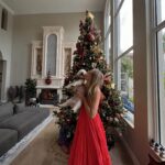 Victoria Jancke Instagram – Merry Christmas everyone ❤️ Much love and blessings from @winnie.havapoo and me from our first Christmas in the US ✨🇺🇸❤️