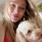 Victoria Jancke Instagram - Merry Christmas everyone ❤️ Much love and blessings from @winnie.havapoo and me from our first Christmas in the US ✨🇺🇸❤️