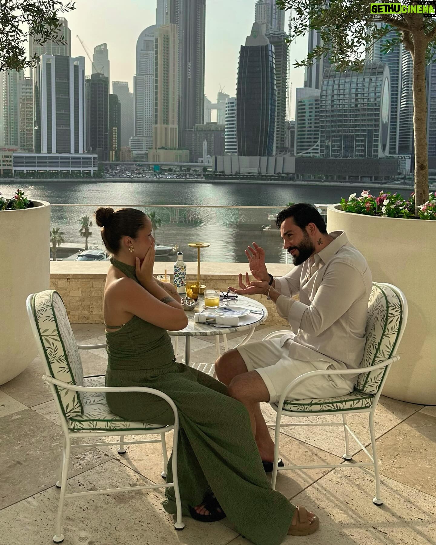 Victoria Mehault - 222.9K Likes - 1 an aujourd’hui que nous sommes devenus mimi pour la vie🤍 Point positif : un bébé en route ➡️ Point négatif à corriger : toujours pas de vrai demande en mariage !!! motivez le svp 😭