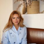 Victoria Mehault Instagram - J'ai essayé de faire des photos quand j'attendais mon plat mais j'ai une tête de tueur en série quand j'ai faim 😭😂 Sur la deuxième on voit mon vrai visage et sur la dernière suis 100% hypocrite