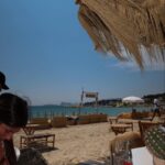 Victoria Mehault Instagram - J'ai mis cette photo parce que franchement je suis trop fière de moi, et de comment mon corps a changé ces dernières semaines. Je me suis faite descendre sur mon poids pendant la diffusion des apprentis et honnêtement, ça n'a pas été facile car j'ai toujours eu une relation spéciale avec mon corps. Mais au lieu de m'éteindre, ça m'a juste sur motivée à me dépasser et à enfin avoir le corps dans lequel je me sens bien ! Donc merci au sport et merci au gros haineux qui ont fait de moi une déesse grecque (et oui en mai on peux aller à la plage quand on habite dans le sud)