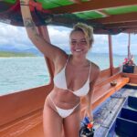 Victoria Mehault Instagram – Niveau de bonheur : Impossible de faire mieux/20 🥹🌸 Bali a eu mon coeur, je veux déjà y retourner 🌴😭 N’hésitez pas à mettre le son sur les 3 vidéos de la fin, c’est cadeau 😭