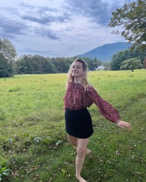 Victoria Pedretti Instagram - ☁️ ⛅️