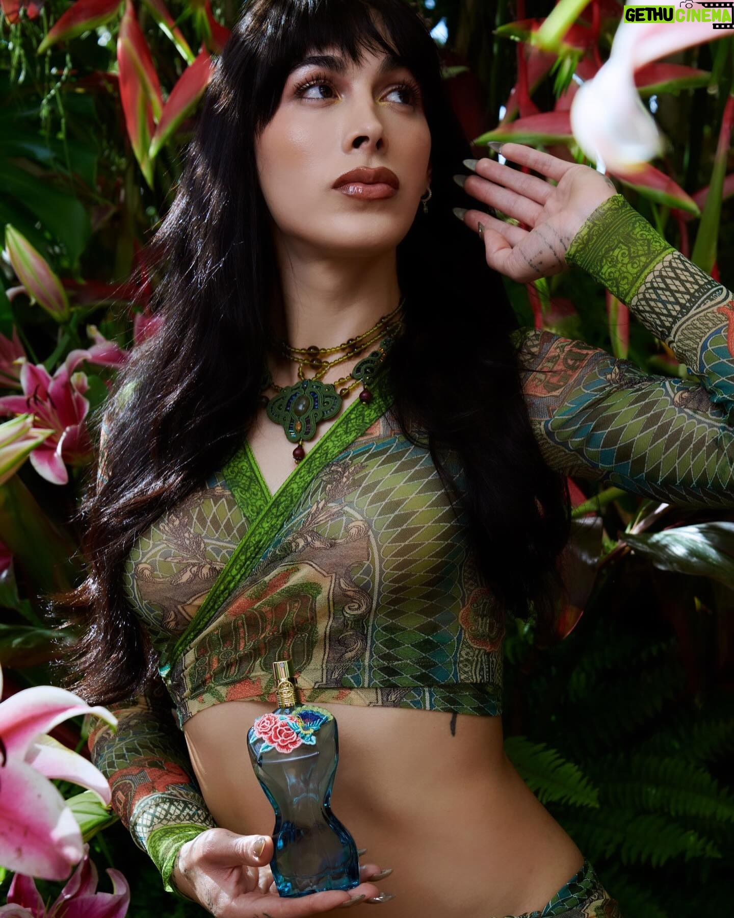 Victoria Volkova - 24.2K Likes - me siento la más fértil en el jardín de @jeanpaulgaultier
makeup x @belusaenz
arte x @_pandorama
hair x @aldo.ek
set design x @florescosmos
foto x @carlosmart1
#labelle #paradisegarden
