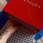 Victoria Volkova Instagram – Mirarse al espejo es tener un momento de conexión conmigo misma, seamos parte de algo hermoso @sephoramx 

#PaidPartnership