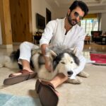 Vijay Deverakonda Instagram - We dressed in white for Happy Holiii :)