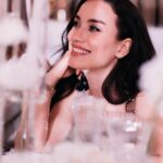 Viktoriya Dayneko Instagram - Даже самые чудесные фотографии классного фотографа не могут отобразить всю красоту и тепло этого вечера. Моя любимая подруга устроила всем потрясающий светлый и уютный вечер в узком кругу в честь своего праздника и это было незабываемо! А за организацию и оформление всего праздника отвечал наш друг @seregabunya и его @buniyatov.production