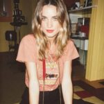 Viktoriya Dayneko Instagram - Ну, сами решайте как оно😅 вообще технологии поражают. Скоро фотографам придется серьезно бороться за свое место под солнцем, так же как и фотостудиям. Теперь можно прописать запрос, загрузить свои фотки и получить готовый результат, не вставая с дивана.