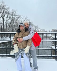 Viktoriya Dayneko Instagram - Пока вся моя лента в Тае, мы съездили на несколько дней погулять в Минск на машине. Погода была прекрасной, прогулки тоже. Чудесный мини-отпуск в трениках и без мейкапа. Ну и курс повышения водительской квалификации прилагался автоматом.