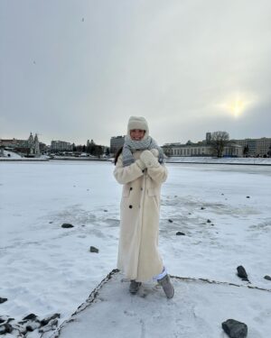 Viktoriya Dayneko Instagram - Пока вся моя лента в Тае, мы съездили на несколько дней погулять в Минск на машине. Погода была прекрасной, прогулки тоже. Чудесный мини-отпуск в трениках и без мейкапа. Ну и курс повышения водительской  квалификации прилагался автоматом.