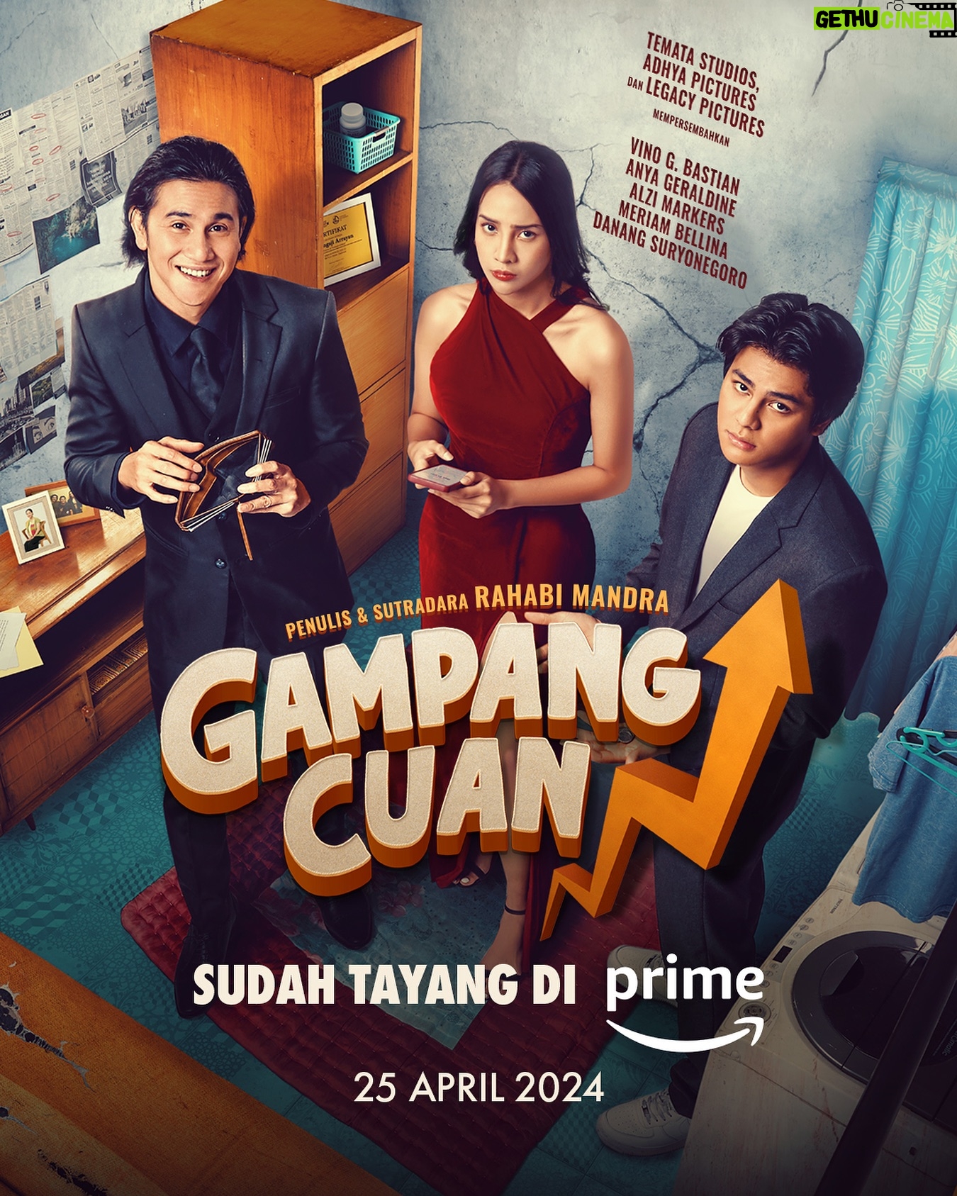 Vino G. Bastian Instagram - Udah kangen belum sama Aa Sultan, Teh Bilqis dan Aji? Film Gampang Cuan SUDAH TAYANG di Prime! Tiap kangen pulang kampung, kangen Mamah dan adik-adik, tiap butuh hiburan, tenang aja. Kamu sekarang puas-puasin ketemu sama keluarga Mamah. 🥳 Hayuk atuh buruan nonton Film Gampang Cuan! Jangan lupa ajak keluarga dan temen-temen untuk nobar~ 🫶🏼✨ #FilmGampangCuan #GampangCuan #Prime