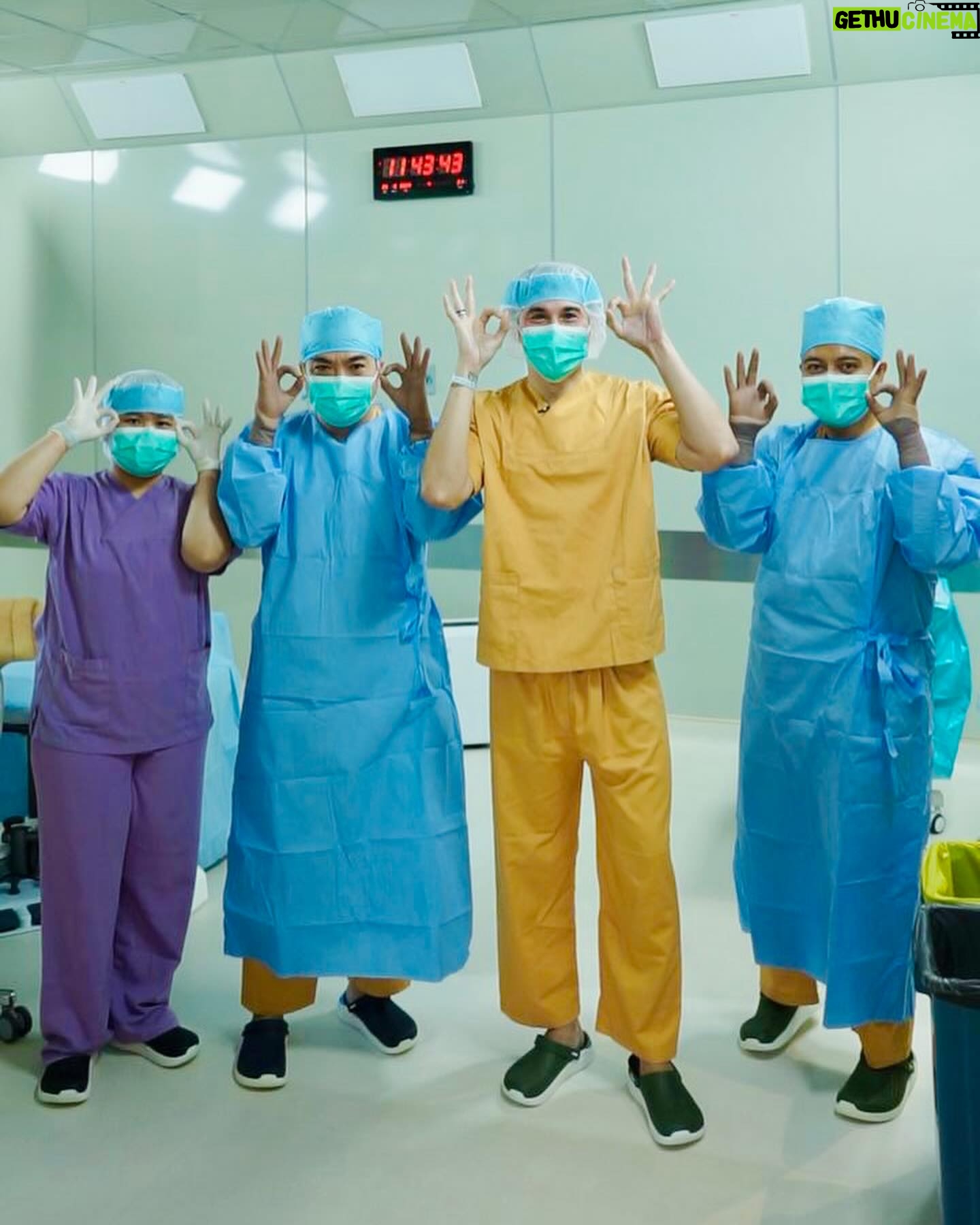 Vino G. Bastian Instagram - Seneng banget akhirnya bisa terbebas dari mata minus dan silinder, setelah research di beberapa klinik dan rumah sakit akhirnya gw mutusin untuk lasik di @lasikindonesia dengan menggunakan metode ReLEx SMILE Pro di tangani oleh @dokter_mata_devy_mandagi. Prosesnya cepet banget, hitungan detik, tapi hasilnya sangat memuaskan! 👍🏻 Sudah menangani ribuat mata di seluruh Indonesia 👀 🥇Pokoknya, kalau mau lasik, percayain aja ke Ciputra SMG Eye Clinic @lasikindonesia . RECOMMENDED! #ItsTimeToUnframeYourSight
