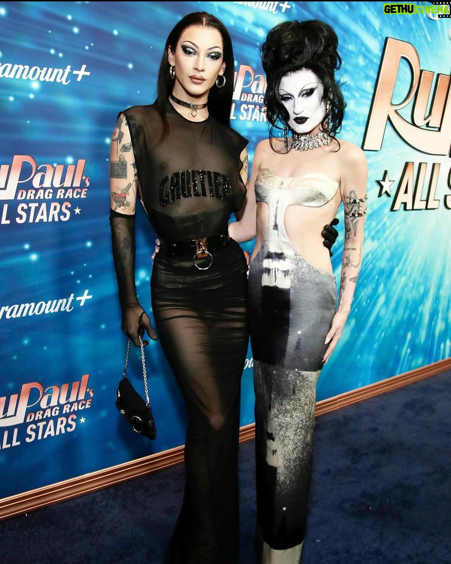 Violet Chachki Instagram - NYC with @gottmik @rupaulsdragrace @jeanpaulgaultier @marco_ovando @uglyworldwide @emceestudios @juliafox @zanabayne @ageofaquaria @im_linux @chipimenendez 💋💋