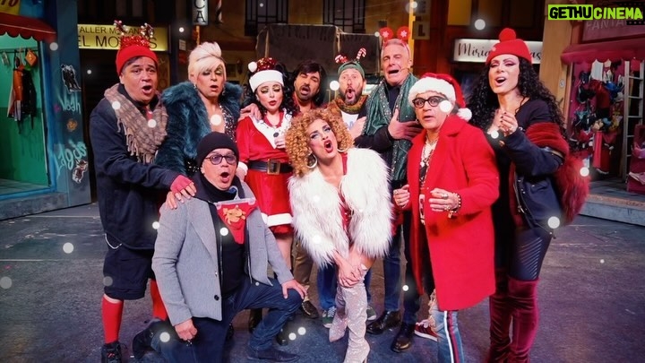 Violeta Isfel Instagram - ¡Familia, felices fiestas de parte de todo el elenco de Lagunilla de barrio!🎉 Ahora, pa’ cerrar el año a puro bailongo, los invitamos a nuestro Maratón Navideño del 26 al 30 de Diciembre. 🎄 No se lo pierdan, va a estar de 10. 🚀 ¡Felices fiestas, raza! 🌟 Que la buena vibra de Lagunilla Mi Barrio los acompañe siempre. 🔥✨ #FiestasEnLagunilla #GraciasMiBarrio #MaratónNavideño #ÑeroHastaElAñoNuevo Centro Cultural Teatro 2
