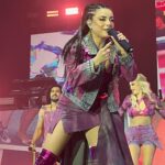 Violeta Isfel Instagram - Nuestro concierto @2000sxsiempre en #querétaro en un minuto y medio GRACIAS, GRACIAS, GRACIAS 🙏🏻 🫶🏻❤️🥰😊 Siguientes paradas #gdl 10/NOV/23 dentro de @2000spoptour #merida 18/NOV/23 ¿YA TIENES TUS BOLETOS? LINK EN MI BIOGRAFÍA☝🏻 #VioletaIsfel #concierto #2000sxsiempre Auditorio Josefa Ortiz, Qro.