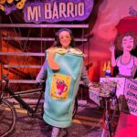 Violeta Isfel Instagram - ¡Atención! Esté 27, 28 y 29 de Octubre 2023 en @lagunillamb tenemos 50% de descuento en todos los boletos para todas las zonas, si vienes disfrazado 🥸 Sólo se aplica el descuento directamente en taquilla, en el #reel te dejo la ubicación del teatro 🎭 Mi disfraz es una #licuachela ¿Y el tuyo? #violetaisfel #lagunillamibarrio #disfraz #teatro🎭 Centro Cultural Teatro 2
