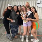 Violeta Isfel Instagram - Todo siempre es mejor en familia y no necesariamente de manera biológica. @_roxanapuente @nashla22 @danieeibanez @ingridcoreografa mis #Divinas hermosas. 🙏🏻Agradezco con el alma a la Divinidad por este extraordinario presente que nos regala en donde puedo disfrutarlas, abrazarlas y amarlas. Gracias, Gracias, Gracias 🙏🏻 @2000sxsiempre @boboproducciones @ariborovoy @gabolojero @charlieverse___ por hacer estos momentos maravillosos posibles. Pero sobre todo, GRACIAS A TI QUE LEES CON ♥️ ESTE POST, sin tu apoyo, amor y cariño incondicional no podríamos lograrlo. #2000sxsiempre #violetaisfel #coleccionandoexperiencias Mexico City, Mexico