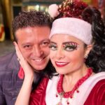 Violeta Isfel Instagram - ¡Heeeey mis amoreeeeeees! ¡FELIZ NAVIDAD🎄! Agradezco a la Divinidad por permitirme celebrar nuevamente a tu lado esposhito. A tu lado todo lo puedo, lo superó, lo disfruto, lo aprendo, lo experimento y lo agradezco. De tu mano a donde sea, por cuanto sea. TE AMO 😘 Gracias por nuestra hermosa familia. ¿Donde pasaron esta Navidad? 🎄 #violetaisfel #coleccionandoexperiencias #navidad2023 #familia #esposos Mexico City, Mexico