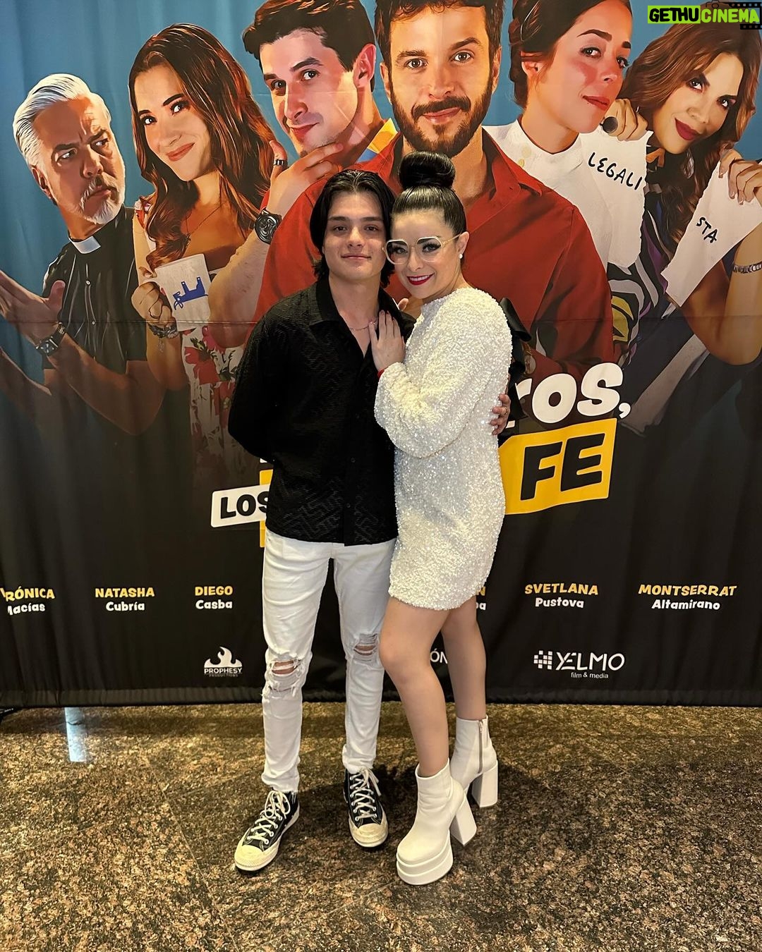 Violeta Isfel Instagram - ¡Heeeyyyy mis amooooreeeeees! ¿Ya vieron la película 🎥 🍿 @nosotroslosdelafe? Estoy muy feliz porque aún estaremos en cartelera en todas las salas de @cinepolismx de México hasta el #miercoles 22 de #noviembre del #2023 Me siento muy orgullosa por que comparto créditos con 2 de mis almas gemelas; mi hijo @omar.isfel y mi mejor amiga @luz.edith.rojas Así que por favor corran al #cinepolis que les quede más cerquita y disfruten de esta hermosa comedia llena de diversión y un mensaje de amor. A quienes me manden un mensaje directo en mi Instagram, con la fotito de su boleto y me cuenten qué pasa en la escena que mi hijo Omar y yo compartimos en la película, les llamaré personalmente por video llamada para platicar un ratito. Gracias por su apoyo siempre, espero sus fotitos para poder platicar. #violetaisfel #coleccionandoexperiencias #pelicula