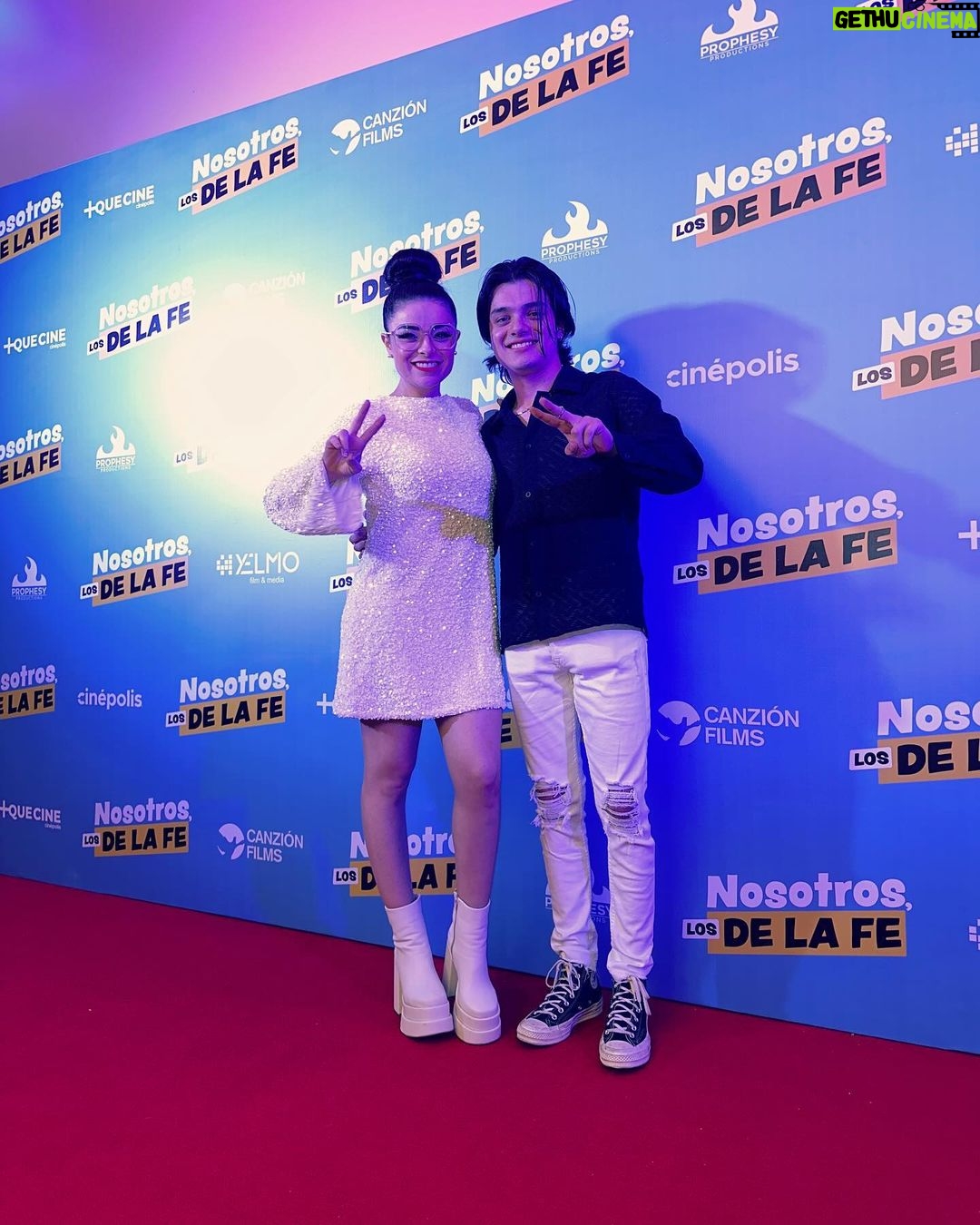 Violeta Isfel Instagram - ¡Heeeyyyy mis amooooreeeeees! ¿Ya vieron la película 🎥 🍿 @nosotroslosdelafe? Estoy muy feliz porque aún estaremos en cartelera en todas las salas de @cinepolismx de México hasta el #miercoles 22 de #noviembre del #2023 Me siento muy orgullosa por que comparto créditos con 2 de mis almas gemelas; mi hijo @omar.isfel y mi mejor amiga @luz.edith.rojas Así que por favor corran al #cinepolis que les quede más cerquita y disfruten de esta hermosa comedia llena de diversión y un mensaje de amor. A quienes me manden un mensaje directo en mi Instagram, con la fotito de su boleto y me cuenten qué pasa en la escena que mi hijo Omar y yo compartimos en la película, les llamaré personalmente por video llamada para platicar un ratito. Gracias por su apoyo siempre, espero sus fotitos para poder platicar. #violetaisfel #coleccionandoexperiencias #pelicula