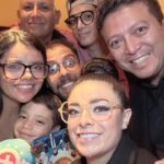 Violeta Isfel Instagram - ¡Heeeyyyy mis amooooreeeeees! ¿Ya vieron la película 🎥 🍿 @nosotroslosdelafe? Estoy muy feliz porque aún estaremos en cartelera en todas las salas de @cinepolismx de México hasta el #miercoles 22 de #noviembre del #2023 Me siento muy orgullosa por que comparto créditos con 2 de mis almas gemelas; mi hijo @omar.isfel y mi mejor amiga @luz.edith.rojas Así que por favor corran al #cinepolis que les quede más cerquita y disfruten de esta hermosa comedia llena de diversión y un mensaje de amor. A quienes me manden un mensaje directo en mi Instagram, con la fotito de su boleto y me cuenten qué pasa en la escena que mi hijo Omar y yo compartimos en la película, les llamaré personalmente por video llamada para platicar un ratito. Gracias por su apoyo siempre, espero sus fotitos para poder platicar. #violetaisfel #coleccionandoexperiencias #pelicula