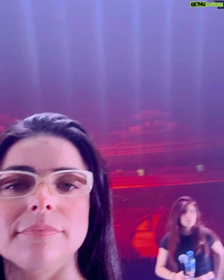 Violeta Isfel Instagram - Y pensar que hace 15 años estuve en este maravilloso auditorio, cantando las mismas canciones 🤩 GRACIAS, GRACIAS, GRACIAS por tanto #gdl Poco a poco les iré compartiendo fotitos y videos. Te rifaste con las fotitos @lalobrito gracias ☺️ ¿Nos acompañaste en el concierto? ¿Qué tal la pasaste? #violetaisfel #2000sxsiempre #concierto #2000spoptour Auditorio TELMEX