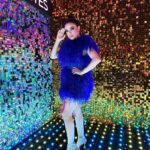 Violeta Isfel Instagram - #eliotawards2023 Fue hermoso sentirme una pluma de #antonella gigante. @divalomas gracias a ti me veía espectacular. Gracias @dolongofficial fue un honor poder portar tu extraordinario vestido. Gracias @surfacepr_ por esta gran colaboración. Gracias @pamloyolamua siempre logras que me vea hermosa, adoro tu maquillaje. Gracias @juliomayabeauty ame mi peinado, siempre cuidas mucho mi cabellito. Gracias @acxionsports por siempre cuidar mi salud con sus maravillosas terapias. (para todos los que preguntaron por mis vendajes en las rodillas y en la espalda) Gracias @2000sxsiempre por hacer esto posible. Gracias @rb7802 esposhito y @_jorgearmandomg por las fotitos, son brillantes tomando fotos, les amo 😘 #violetaisfel #eliotme #itsAllAboutme #amarillo #yelowcarpet #divalomas Expo Santa Fe México