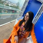 Violeta Isfel Instagram - ¿Cómo me vería en @lacasadelosfamososmx? ¿Te imaginas? Subimos a la mini casita de los famosos en #televisa un día que @albertanoficial y yo promocionamos @principebarriof tenia las fotos y no te las había compartido. ¿Que foto te gusto más? #violetaisfel #lacasadelosfamososmx Televisa San Ángel