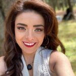 Violeta Isfel Instagram - ¡Heeeey mis amoreeeees! Soy la más feliz de por fin poder presentarles a “LA BABY” mi personaje en #ElJuniorLaSerie El capítulo se estrena mañana 🗓️#martes 📺 @distritocomedia 🕘 9pm Enciende tu televisión, disfrútalo y estaré esperando sus comentarios. #violetaisfel #actriz #comedia #serie #television Televisa San Ángel