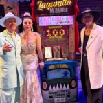 Violeta Isfel Instagram - Así disfrutamos de nuestros súper padrinos @malditavecindad en las 💯 representaciones de @lagunillamb Que emoción más grande viví, que honor tenerlos aquí. Gracias, gracias, gracias 🙏🏻 #100 #violetaisfel #teatro #lagunillamibarrio #malditavecindad #kumbala Centro Cultural Teatro 2