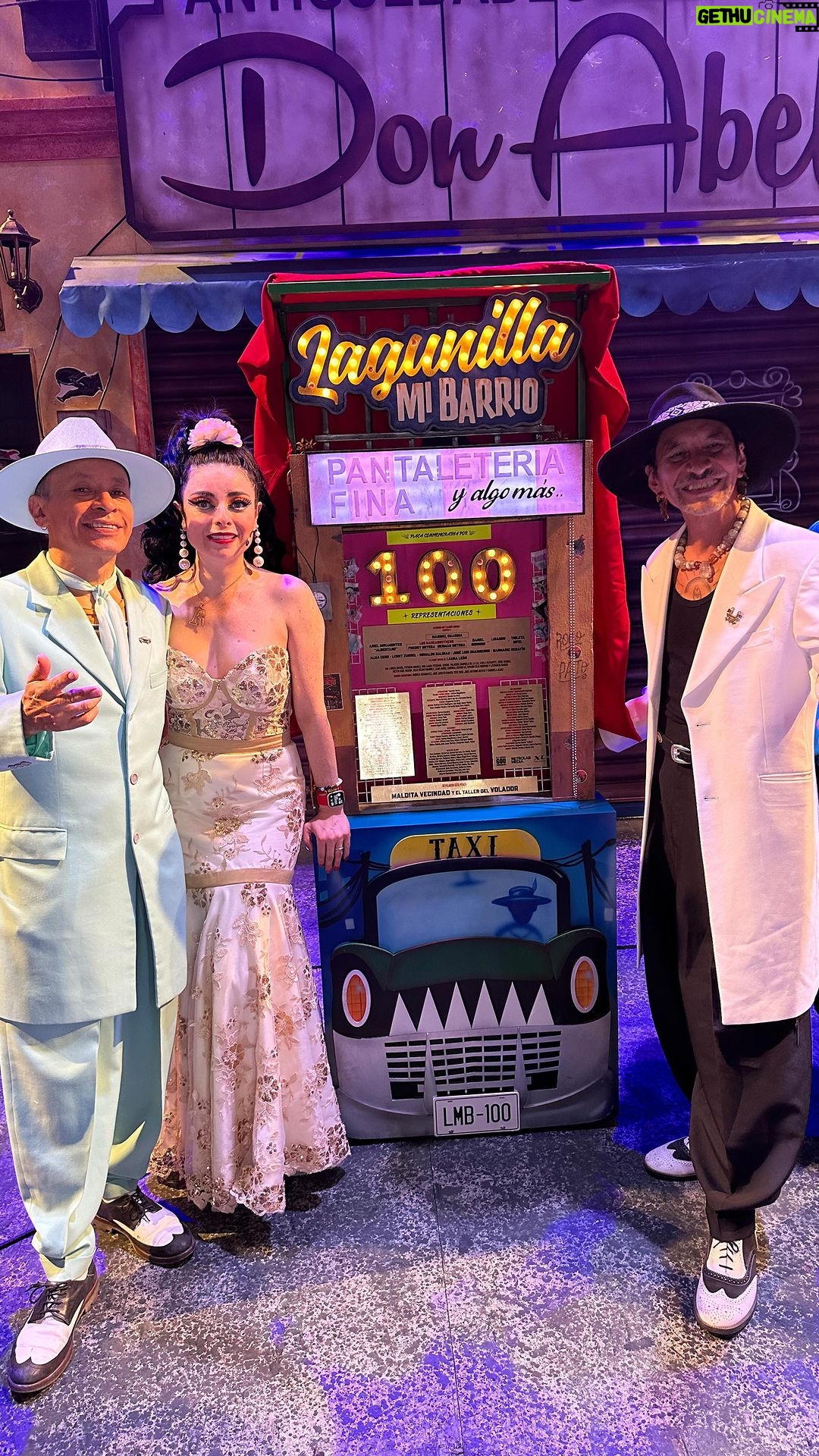 Violeta Isfel Instagram - Así disfrutamos de nuestros súper padrinos @malditavecindad en las 💯 representaciones de @lagunillamb Que emoción más grande viví, que honor tenerlos aquí. Gracias, gracias, gracias 🙏🏻 #100 #violetaisfel #teatro #lagunillamibarrio #malditavecindad #kumbala Centro Cultural Teatro 2
