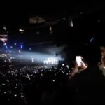 Violeta Isfel Instagram - No hay palabras para describir la emoción y la forma en que mi alma se lleno de dicha y amor 🥰 Sólo puedo decir GRACIAS, GRACIAS, GRACIAS querido público por llevarnos en un pedacito de su corazón ♥️ Gracias @boboproducciones y todo su súper Staff por hacer esto posible e invitarme a formar parte. Gracias @gabolojero y @charlieverse___ por hacerme esa llamada y pensar en mi cuando todo esto sólo parecía una aventura y ahora es una extraordinaria realidad, los amo ❤️. Gracias @angelito_bernal_ por hacerme lucir taaaan hermosa 🤩 tienes las manos más mágicas del mundo. Gracias @stefiiga22 por encargarte de revivir a Antonella con ese pelatzo te adoro hermosa 😘. Gracias hermosas #divinas @danieeibanez y @nashla22 por su entrega y amor, disfrute muchísimo volver a compartir el escenario con ustedes, Las amo ❤️. Gracias a mis hermosos #2000sXSiempre @lalujans @martinricca1 @griselmargarita.actriz @marthasabrinamx @fabianchaveztv @danielaaedo @roberto_marin_17 @naidelynng @ramirotorresn que honor compartir todo este mágico viaje lleno de ensayos, charlas, risas y amor 🥰 por el escenario les amo mucho. Gracias @ariborovoy y @jackborovoy75 por creer en nosotros y darnos esta oportunidad que vale oro 💛. Gracias al súper equipo @doble.sync @soyalexisroldan y @danpozi que fotos tan increíbles tomaron 🩷 Gracias hijo @omar.isfel por emocionarte y compartir este gran momento juntos, te amo ❤️ Gracias esposhito @rb7802 por ser mi estabilidad, mi cable a tierra, por tus hermosos abrazos 🫂 y detalles, pero sobre todo gracias por siempre apoyarme para simplemente ser yo te amo ❤️😘 Gracias @lsv83 @krisna.dasi @charlypinedajr por ser mi familia, acompañarme y apoyarme en todas mis aventuras, los amo mucho ❤️ ¡NOS VEMOS EN LA GIRA @2000sxsiempre a partir de Marzo del 2024! #VioletaIsfel #coleccionandoexperiencias #blanco #concierto #arenacdmx Arena CDMX