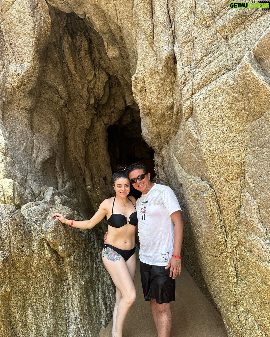 Violeta Isfel Instagram - #tbt Mi esposhito @rb7802 me rapto hace unas semanas a #loscabos. Él no conocía este hermoso lugar, me encanto poder compartir juntos momentos maravillosos. Gracias amor por este regalo de cumpleaños, siempre estar al pendiente de mi y recordarme que el descanso es muy importante #teamo ¿Conoces #loscabosmexico? ¿Que es lo que más te gusta? #VioletaIsfel #esposos #vacaciones Arco do Cabo San Lucas