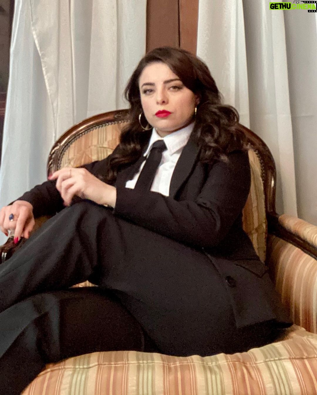 Violeta Isfel Instagram - ¡Heeeey mis amoreeeees! Soy la más feliz de por fin poder presentarles a “LA BABY” mi personaje en #ElJuniorLaSerie El capítulo se estrena mañana 🗓️#martes 📺 @distritocomedia 🕘 9pm Enciende tu televisión, disfrútalo y estaré esperando sus comentarios. #violetaisfel #actriz #comedia #serie #television Televisa San Ángel