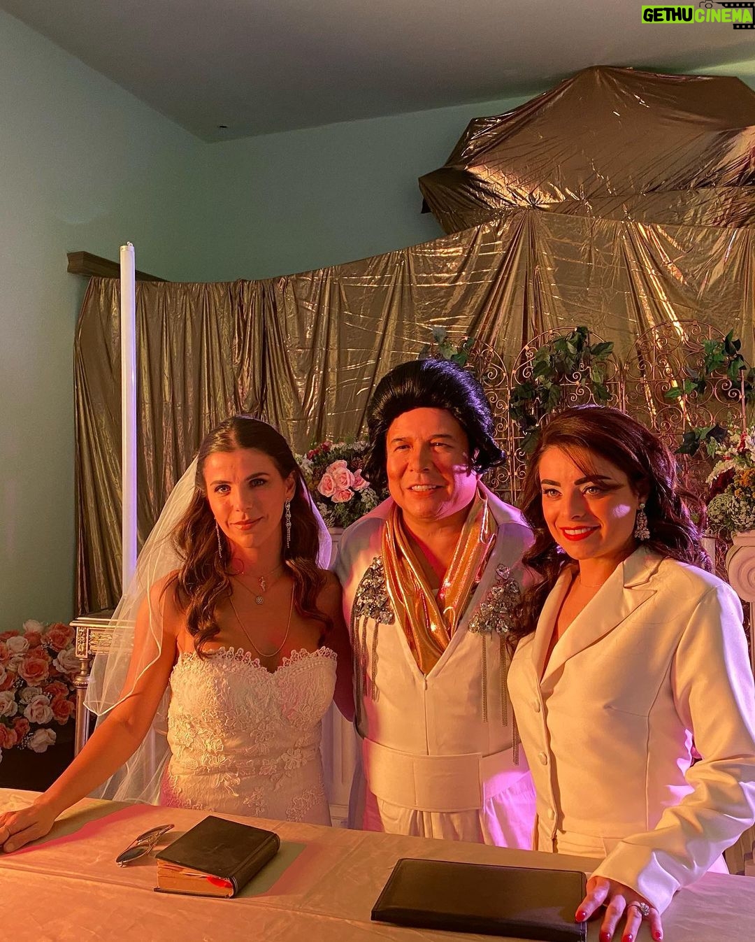 Violeta Isfel Instagram - ¡Heeeey mis amoreeeees! Soy la más feliz de por fin poder presentarles a “LA BABY” mi personaje en #ElJuniorLaSerie El capítulo se estrena mañana 🗓️#martes 📺 @distritocomedia 🕘 9pm Enciende tu televisión, disfrútalo y estaré esperando sus comentarios. #violetaisfel #actriz #comedia #serie #television Televisa San Ángel