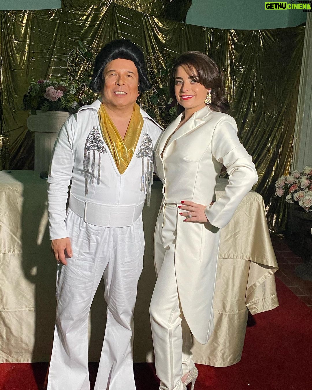 Violeta Isfel Instagram - ¡Heeeey mis amoreeeees! Soy la más feliz de por fin poder presentarles a “LA BABY” mi personaje en #ElJuniorLaSerie El capítulo se estrena mañana 🗓️#martes 📺 @distritocomedia 🕘 9pm Enciende tu televisión, disfrútalo y estaré esperando sus comentarios. #violetaisfel #actriz #comedia #serie #television Televisa San Ángel