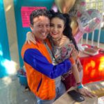 Violeta Isfel Instagram - Así celebramos mi precumpleaños en las grabaciones de #ElPríncipeDelBarrio Gracias jefa @maria.nogueron a todo el staff y produccion, por compartir esta gran aventura juntos, pero sobre todo gracias por hacerme sentir tan amada ♥️ ¡FELIZ CUMPLEAÑOS A MI 🎂! #violetaisfel #cumpleaños Mexico City, Mexico
