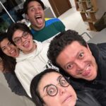 Violeta Isfel Instagram - @omar.isfel hijo #teamo ❤️ muchísimo, quiero que sepas que estoy muy orgullosa de ti y todo lo que cada día vas logrando. Todo siempre es mejor en Familia, los amo mucho familia @charlypinedajr @rb7802 @adriiachvz @omar.isfel Espero que la divinidad nos permita seguir compartiendo y creciendo juntos por muchos años y vidas más. (Omar me pidió que les dijera que aún está estudiando, que aún no está tocando como a él le gustaría, pero está en el camino para lograrlo). #violetaisfel #familia #amor #musica #hijo Mexico City, Mexico