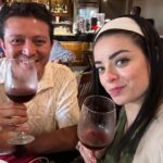 Violeta Isfel Instagram - #tbt este 23 de Marzo cumplimos 4 años de casados amor y lo único que tengo para ti además del gran amor incondicional que siento por ti en GRATITUD. La plenitud, dicha y amor consiente que vivo hoy, no lo hubiera podido lograr sin tu apoyo, sin tu disposición, entrega en cada prueba que la vida nos a puesto en estos 4 años. Gracias por hacerme sentir tan amada de tan múltiples formas. Espero que la vida nos permita seguir superando las pruebas que vengan juntos, amándonos como hasta ahora y más. A tu lado lo puedo todo. Amo el gran equipo qué somos juntos. GRACIAS ESPOSHITO @rb7802 TE AMO 🥰 ❤️ SÓLO HOY TE ELIJO Gracias por ser y compartir mi eterno presente. 🎉¡FELIZ 4º ANIVERSARIO!🎊 #violetaisfel #esposos #aniversario #teamo #monterrey #vino Monterrey, Nuevo Leon, Mexico