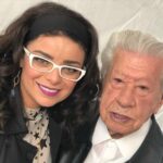 Violeta Isfel Instagram - El universo y nuestra amada carrera nos dio la oportunidad de coincidir en nuestro arte. Me quede con las ganas de compartir el escenario en teatro 🎭. Sólo puedo decir, gracias, gracias, gracias; Maestro Ignacio Lopéz Tarso porque mi admiración por tu trabajo desde que te vi en “Cri-Cri” siendo una niña, me confirmo que yo quería ser actriz. Sabía que quería conocerte y la vida me honró compartiendo proyectos juntos. Luz y progreso para tu alma y tu nuevo camino 🙏🏻 Gracias por el gran ejemplo que eres y seguirás siendo. Espero que la vida me permita llegar a tu edad honrando al escenario como sólo tú sabes hacerlo. #violetaisfel #descansaenpaz #ignaciolopeztarso #actor #actriz