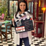 Violeta Isfel Instagram - Así vivimos nuestro primer claquetazo de @rentacongeladaof 5ª temporada con la prensa. Me siento orgullosa, agradecida, bendecida, honrada y feliz. Próximamente en @nochedebuenastv No te la puedes perder. ¿Se te antoja reír con nosotros? #VioletaIsfel #nochedebuenas #rentacongelada #television #actriz #risa #televisa Televisa San Ángel