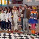 Violeta Isfel Instagram - Así vivimos nuestro primer claquetazo de @rentacongeladaof 5ª temporada con la prensa. Me siento orgullosa, agradecida, bendecida, honrada y feliz. Próximamente en @nochedebuenastv No te la puedes perder. ¿Se te antoja reír con nosotros? #VioletaIsfel #nochedebuenas #rentacongelada #television #actriz #risa #televisa Televisa San Ángel