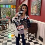 Violeta Isfel Instagram - Así vivimos nuestro primer claquetazo de @rentacongeladaof 5ª temporada con la prensa. Me siento orgullosa, agradecida, bendecida, honrada y feliz. Próximamente en @nochedebuenastv No te la puedes perder. ¿Se te antoja reír con nosotros? #VioletaIsfel #nochedebuenas #rentacongelada #television #actriz #risa #televisa Televisa San Ángel