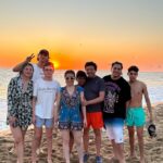 Violeta Isfel Instagram - Todo siempre es mejor en #Familia Amo a mi familia por elección ❤️ ¿Tu tienes familia por elección? #tbt #acapulco #piedelacuesta #coleccionandoexperiencias Pie De La Cuesta, Acapulco