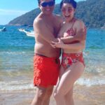 Violeta Isfel Instagram - Te amo ❤️ #acapulco Fuiste testigo del momento en que decidimos comenzar nuestra aventura juntos como novios; hoy regresamos a visitarte como esposos ♥️ GRACIAS, gracias, gracias. #teamo esposo @rb7802 #violetaisfel #coleccionandoexperiencias #playa #méxico #lentes Acapulco, Guerrero