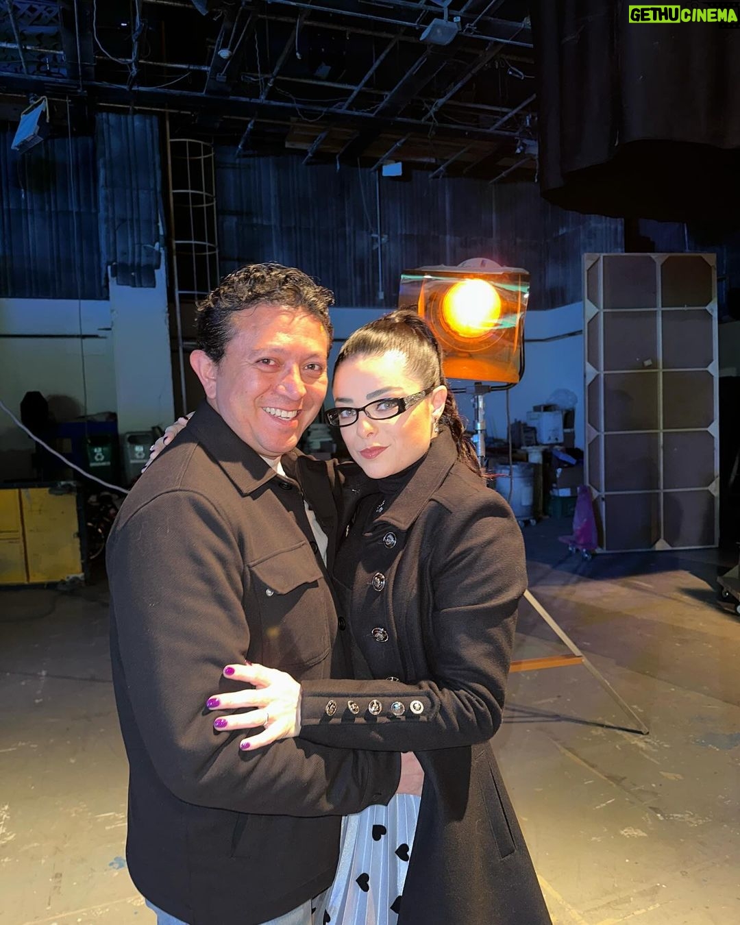 Violeta Isfel Instagram - ¡Esposhito! @rb7802 tener un compañero de vida como Tú, hace toda la diferencia. Gracias por ser mi red de apoyo y siempre mi cable a tierra. Gracias por ayudarme a encontrar mi balance y mi centro. GRACIAS, GRACIAS, GRACIAS por se mi gran maestro. GRACIAS por tanto. 🫂TE AMO ❤️😘💕 🥰 Hoy te elijo. #violetaisfel #esposos #amor Televisa San Ángel