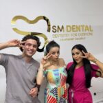 Violeta Isfel Instagram - ¡Qué emoción! Gracias @iamstheph por diseñarme una sonrisa tan DIVINA ✌🏻 ¡ME ENCANTÓ! 🫶🏻 Si quieres una sonrisa tan #divina como la mía, aquí te dejo el número para que pidas tu cita por #whatsapp📲 33 24 02 57 57 #violetaisfel #divina #sonrisa #dentista #gdl ¿Te gusta mi nueva sonrisa? Guadalajara, Mexico