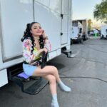 Violeta Isfel Instagram - Agradecida con la Divinidad por formar parte de este extraordinario y divertido proyecto @principebarriof 2ª temporada dando vida a #POLLY Recuerda que puedes ver “El Principe del barrio” 1ª temporada en @vix Gracias @maria.nogueron por esta hermosa y divertida oportunidad. ¿Ya conoces a Polly? Del 1 al 10 ¿Cuál es tu foto favorita? #VioletaIsfel #coleccionandoexperiencias #actriz #comedia #méxico ¿Ya viste “EL Príncipe del barrio”? Mexico City, Mexico