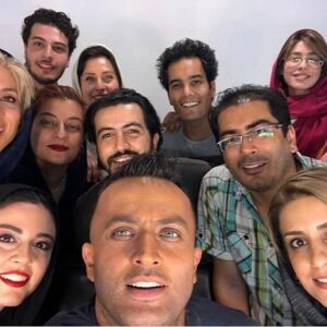 Vishka Asayesh Instagram - فيلمبردارى نهنگ آبى به پايان رسيد 😎 دلم براى "مرواريد" تنگ ميشه ولى شماها از دستش خلاص ميشين😬😉